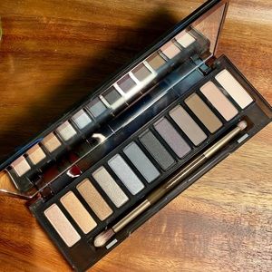 Urban Decay Naked Smokey Palette